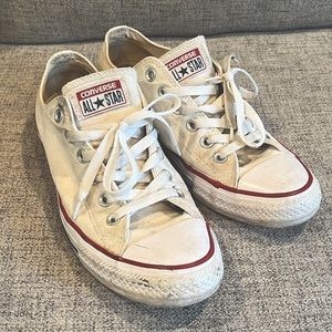 White Converse Chuck Taylor All Star Classic Low Tops